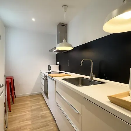 Ainb Barcelona Sants Apartments Exterior photo