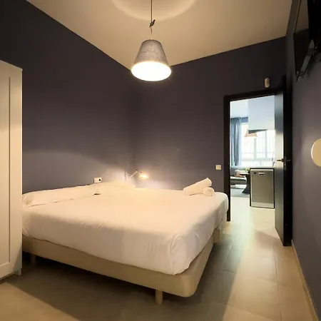 Ainb Barcelona Sants Apartments Room photo