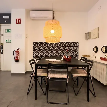 Ainb Barcelona Sants Apartments Room photo