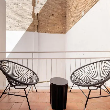 Ainb Barcelona Sants Apartments Exterior photo
