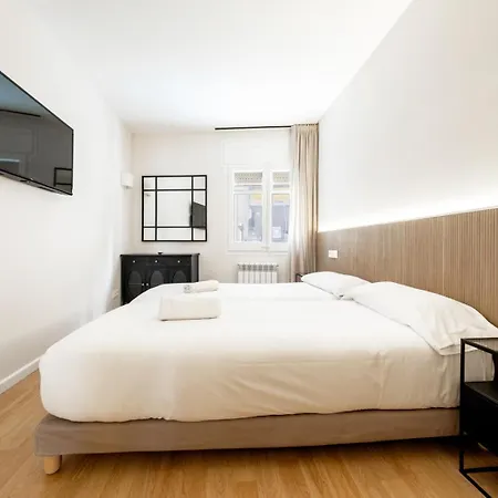 Ainb Barcelona Sants Apartments Exterior photo