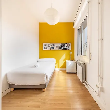 Ainb Barcelona Sants Apartments Exterior photo