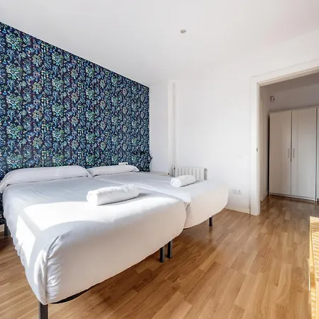 Ainb Barcelona Sants Apartments Exterior photo